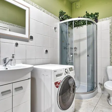 Tyzenhauz Zygmunta Augusta Street Apartment Krakow